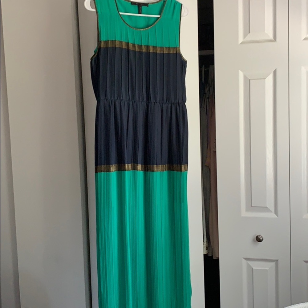 BCBG Maxi Dress Like New Medium Striped Elegant